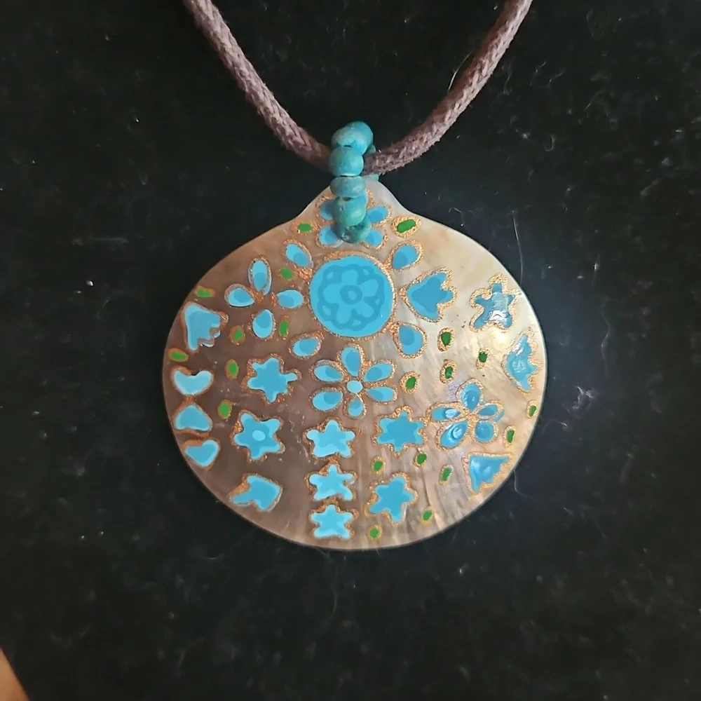 Real Shell Pendant Necklace